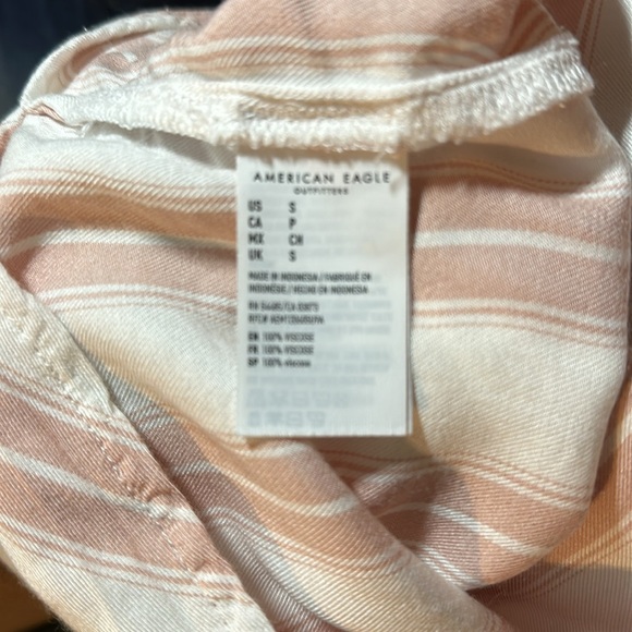 American Eagle SZ S relaxed fit button front shirt in excellent used condition - Picture 6 of 6